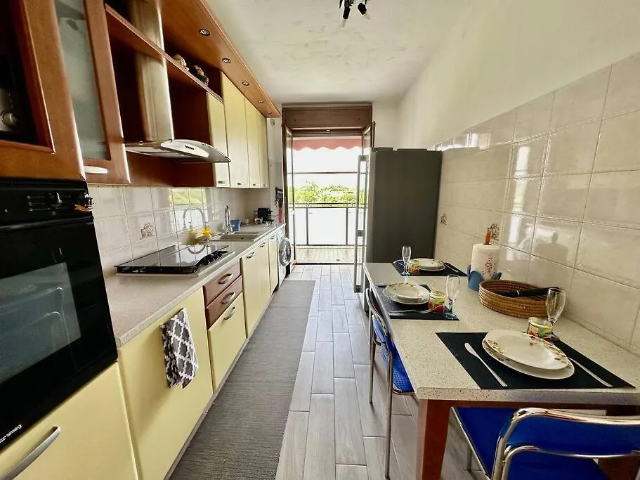 Tranquilla Terrazza Nel Verde Con Garage By Revenue House Apartment Milan