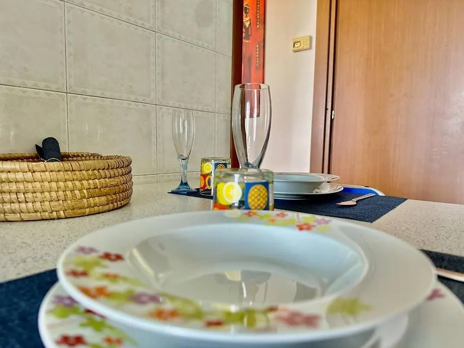 Tranquilla Terrazza Nel Verde Con Garage By Revenue House Apartment Milan 0*,  Italy