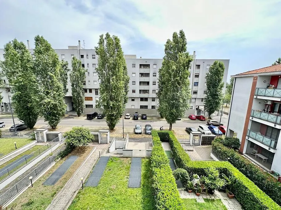 Apartamento Tranquilla Terrazza Nel Verde Con Garage By Revenue House Milán Italia