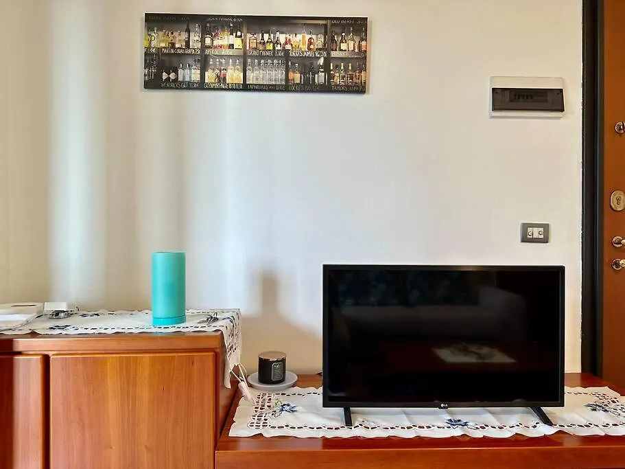 Apartamento Tranquilla Terrazza Nel Verde Con Garage By Revenue House Milán 0*,